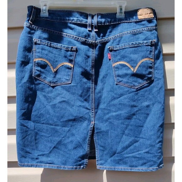 Levis Jean Skirt Womens Size 14 Denim Knee Length Blue Slit In Back Pencil Short - Picture 4 of 12